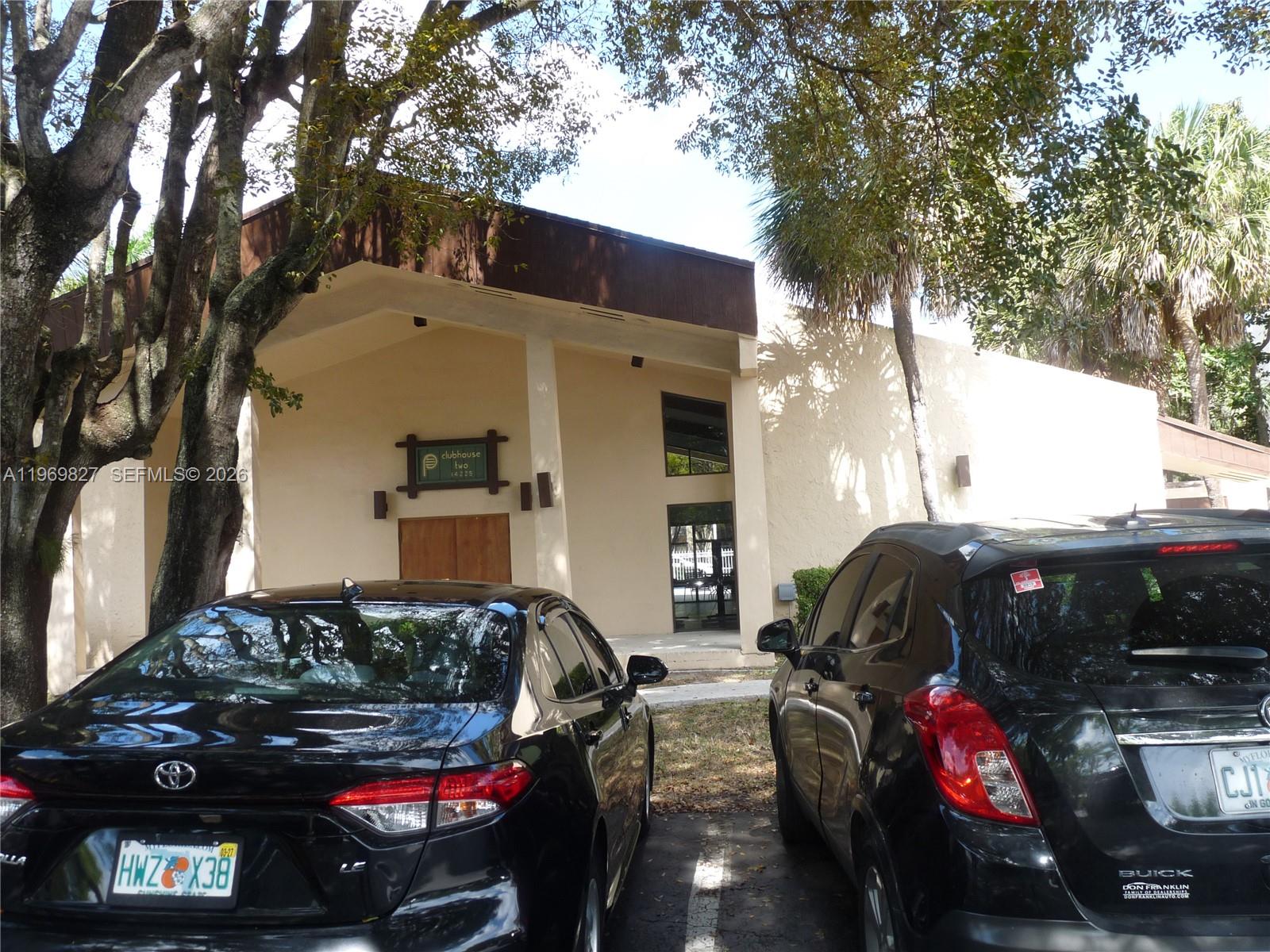 PROMENADE AT KENDALE LAKE - Residential