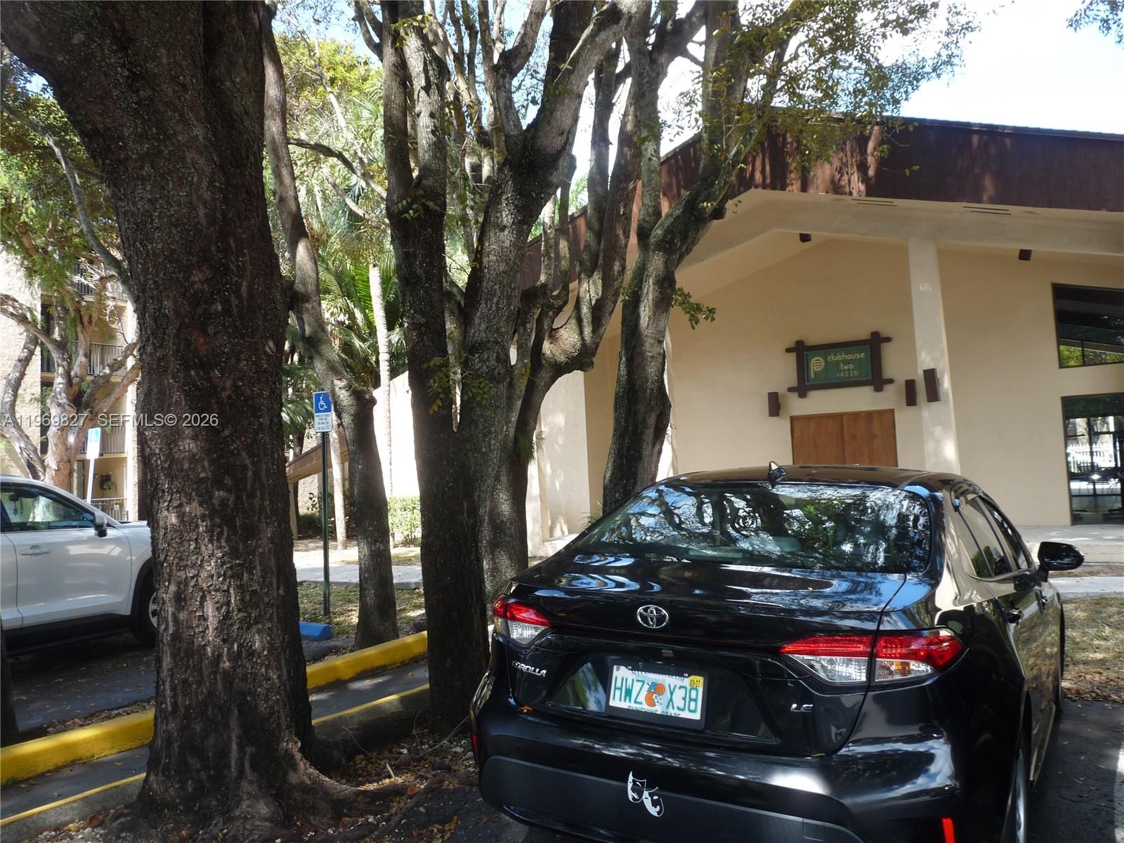 PROMENADE AT KENDALE LAKE - Residential