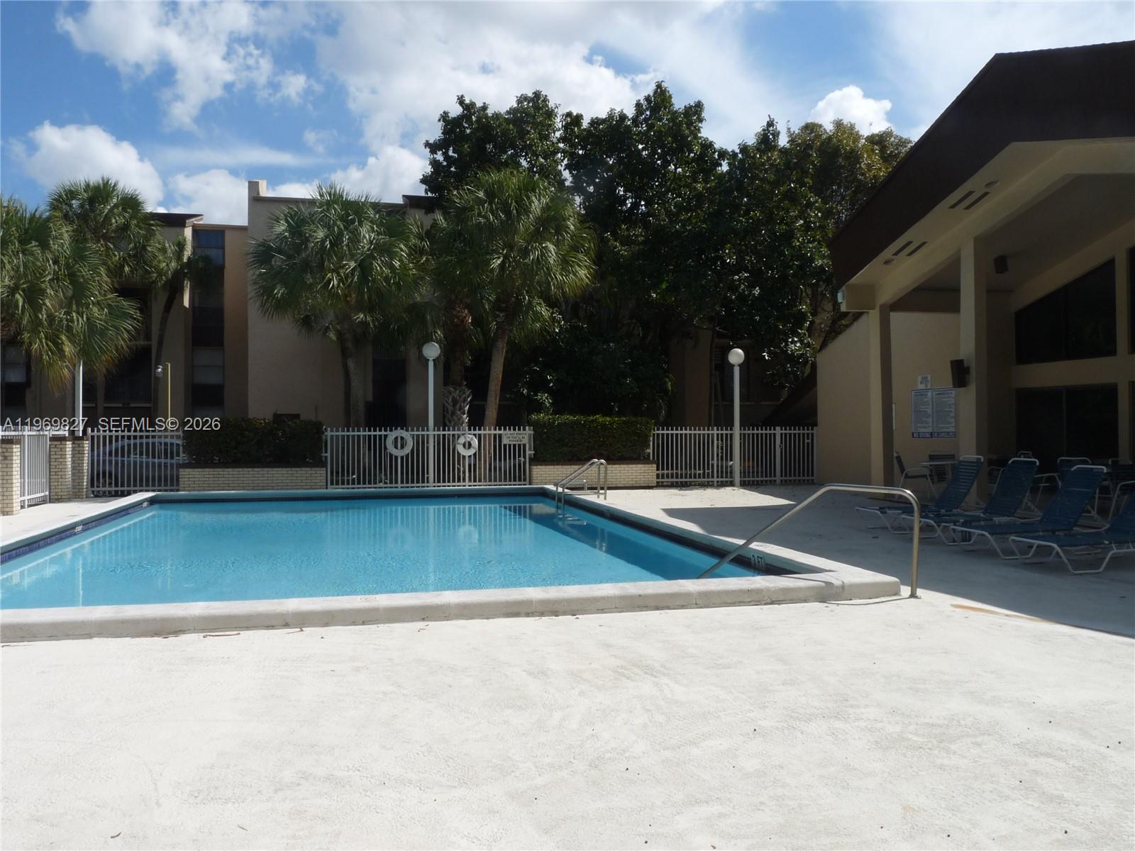 PROMENADE AT KENDALE LAKE - Residential