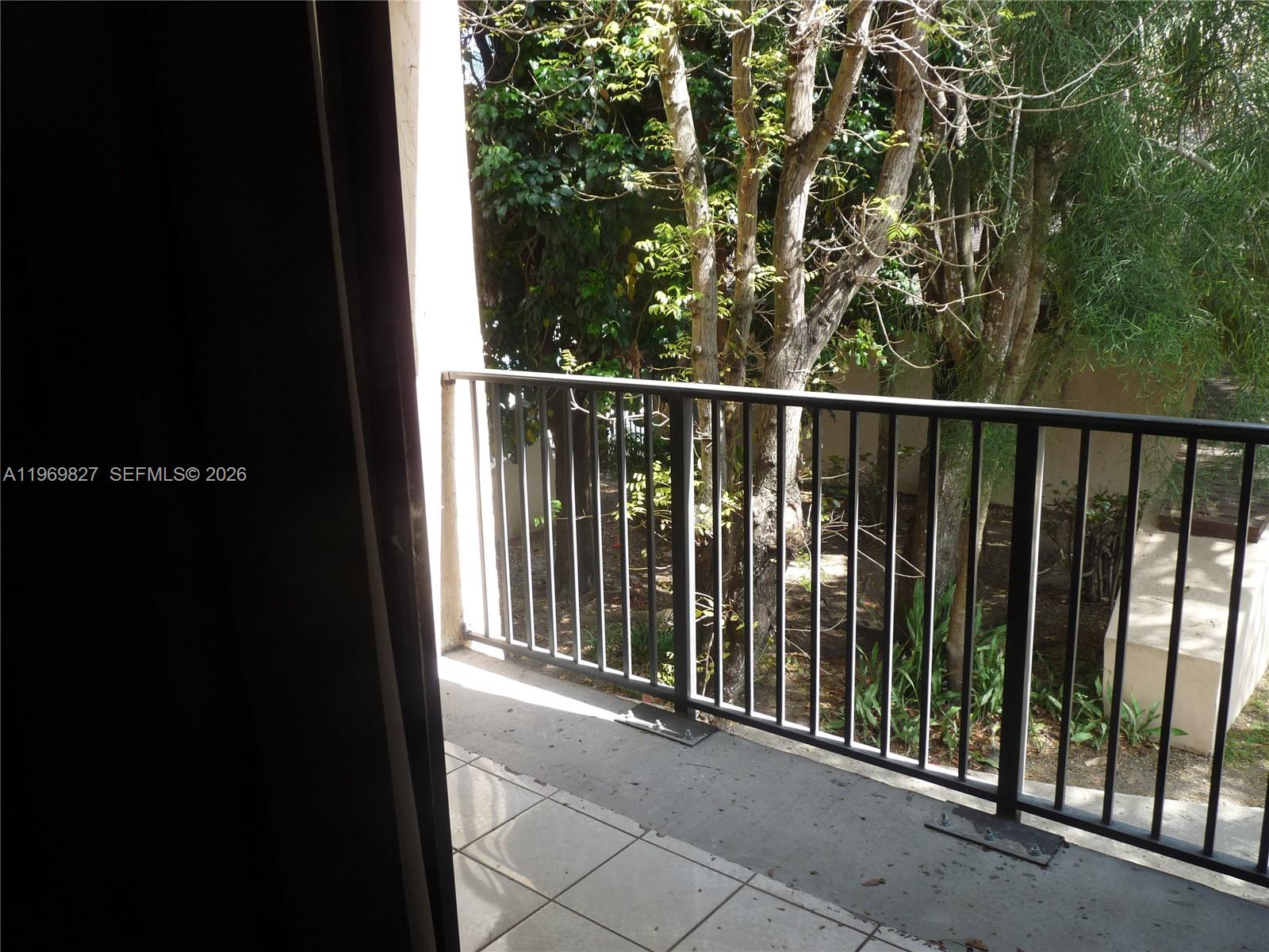 PROMENADE AT KENDALE LAKE - Residential