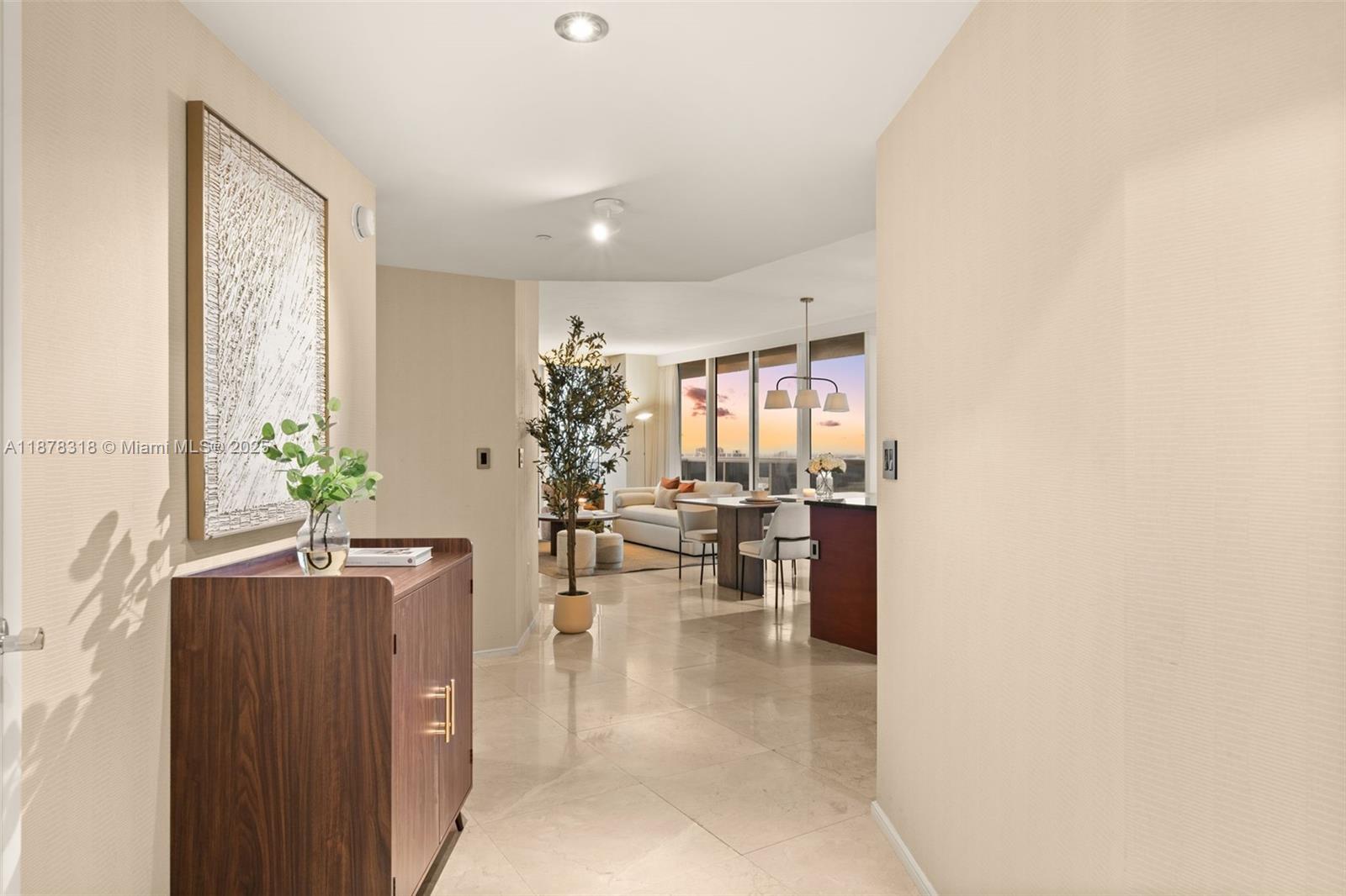 Escape to your perfect oceanfront getaway apartment at Ocean Club at Hallandale Beach! Professionally decorated by Home Club Miami. 2 bed & 2 bath. Wraparound balcony with ocean & city views. Marble flooring, quartz counter top, king bed in the master & two twins in the second bed. Kitchen, bath, closets & beds fully equipped with everything you need during your stay. 24-hour valet & concierge, amazing resort style spa with ocean views, hated pools, 5-start hotel experience.
Seasonal rental.