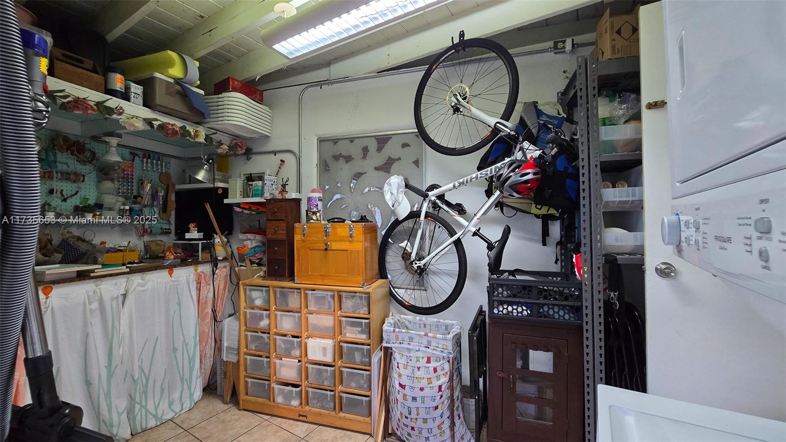 BREEZESWEPT ESTATES 1ST A - Residential