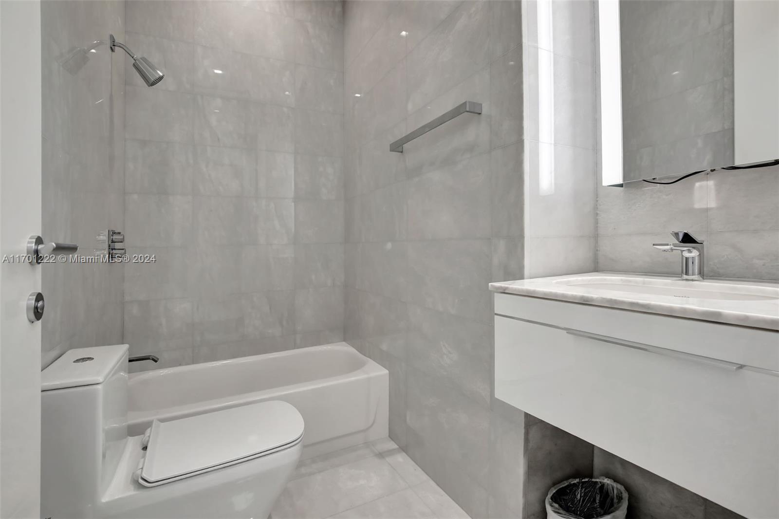 NORTH BISCAYNE BEACH AMEN - Residential