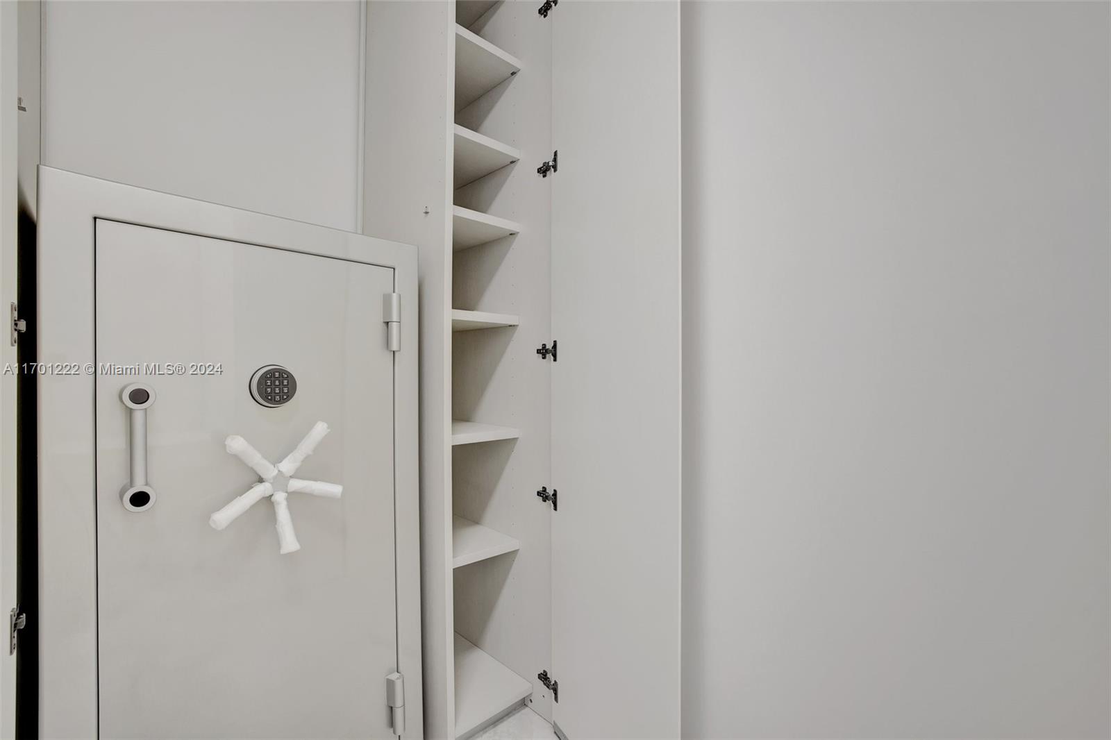 NORTH BISCAYNE BEACH AMEN - Residential