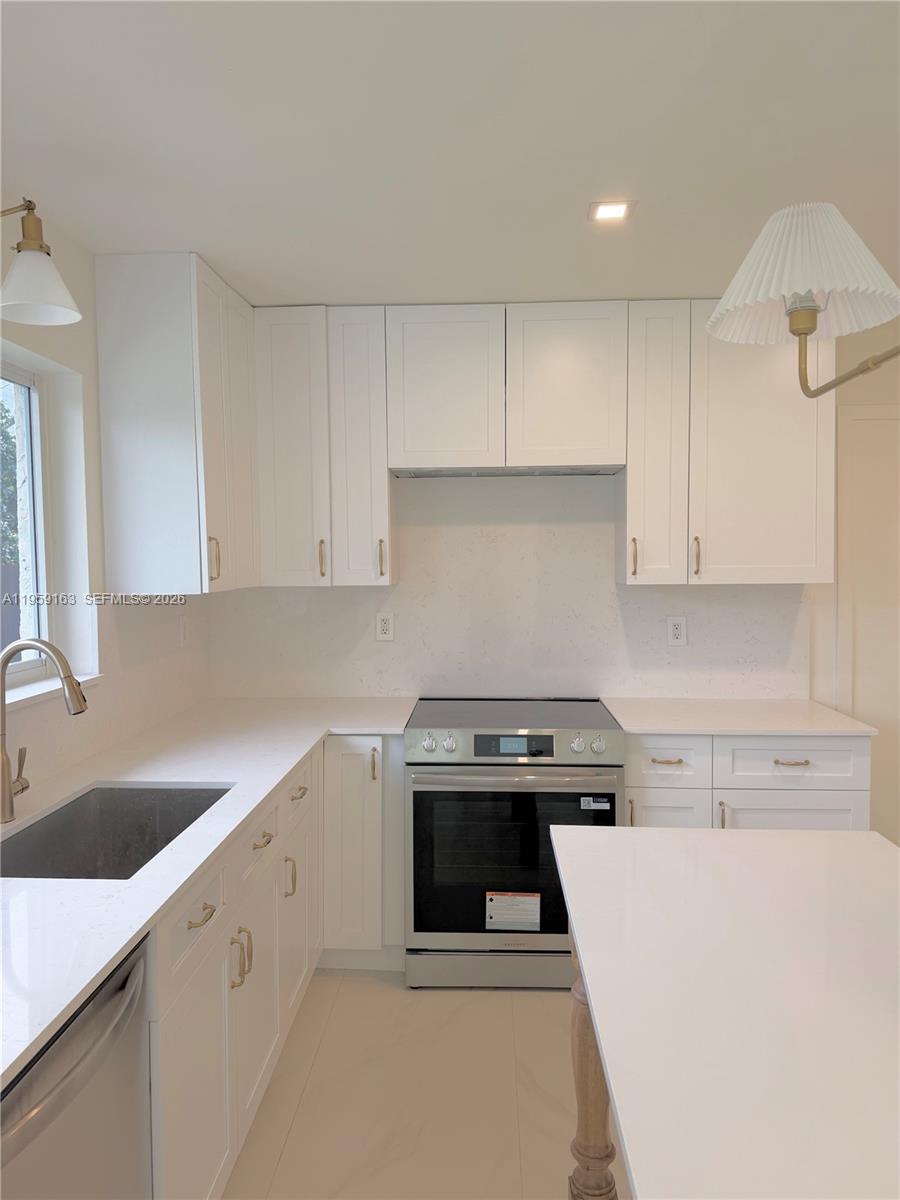 WHISPERING PINES ESTATES - Residential Lease