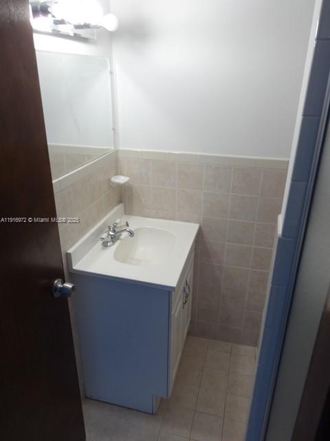 ALCAZAR CONDO - Residential