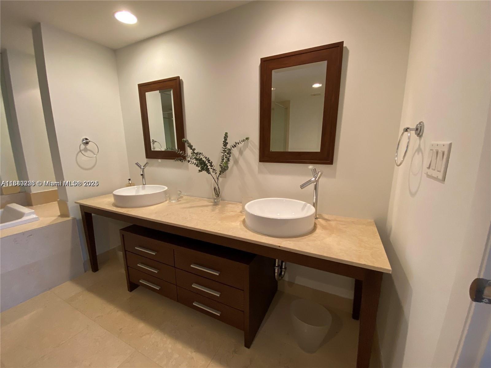 ICONBRICKELL CONDO NO 1 - Residential Lease