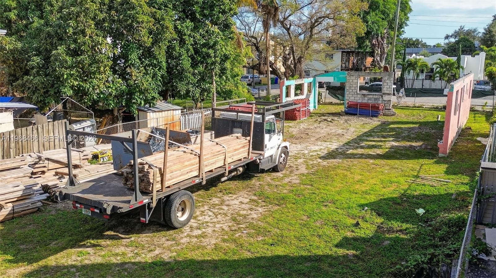 MULBERRY PARK - Land