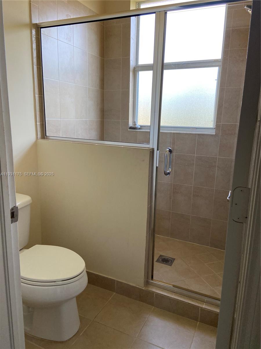 EMERALD CREEK TOWNHOMES - Residential Lease