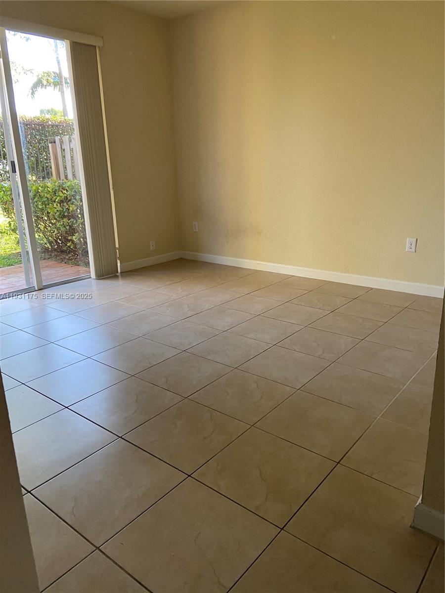 EMERALD CREEK TOWNHOMES - Residential Lease