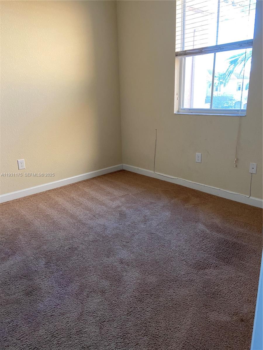 EMERALD CREEK TOWNHOMES - Residential Lease