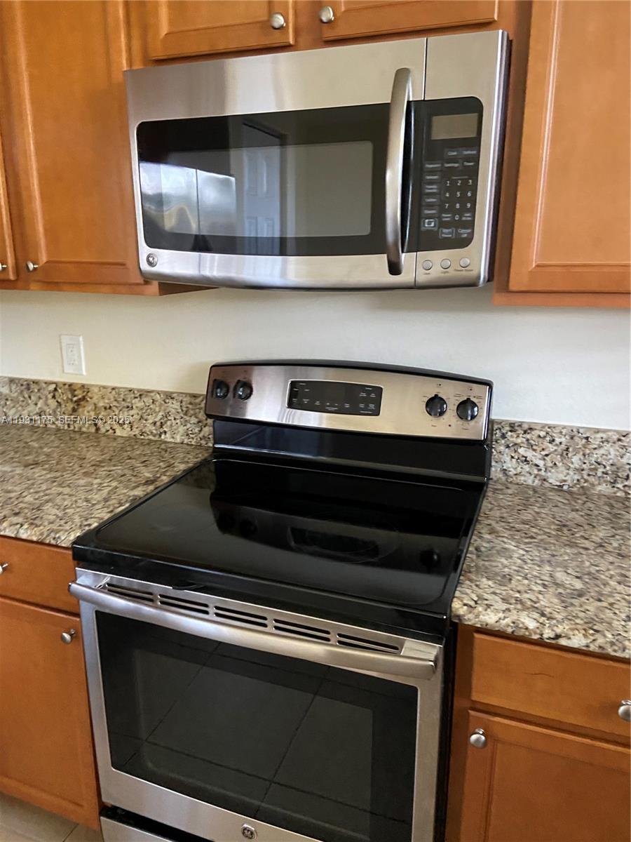 EMERALD CREEK TOWNHOMES - Residential Lease