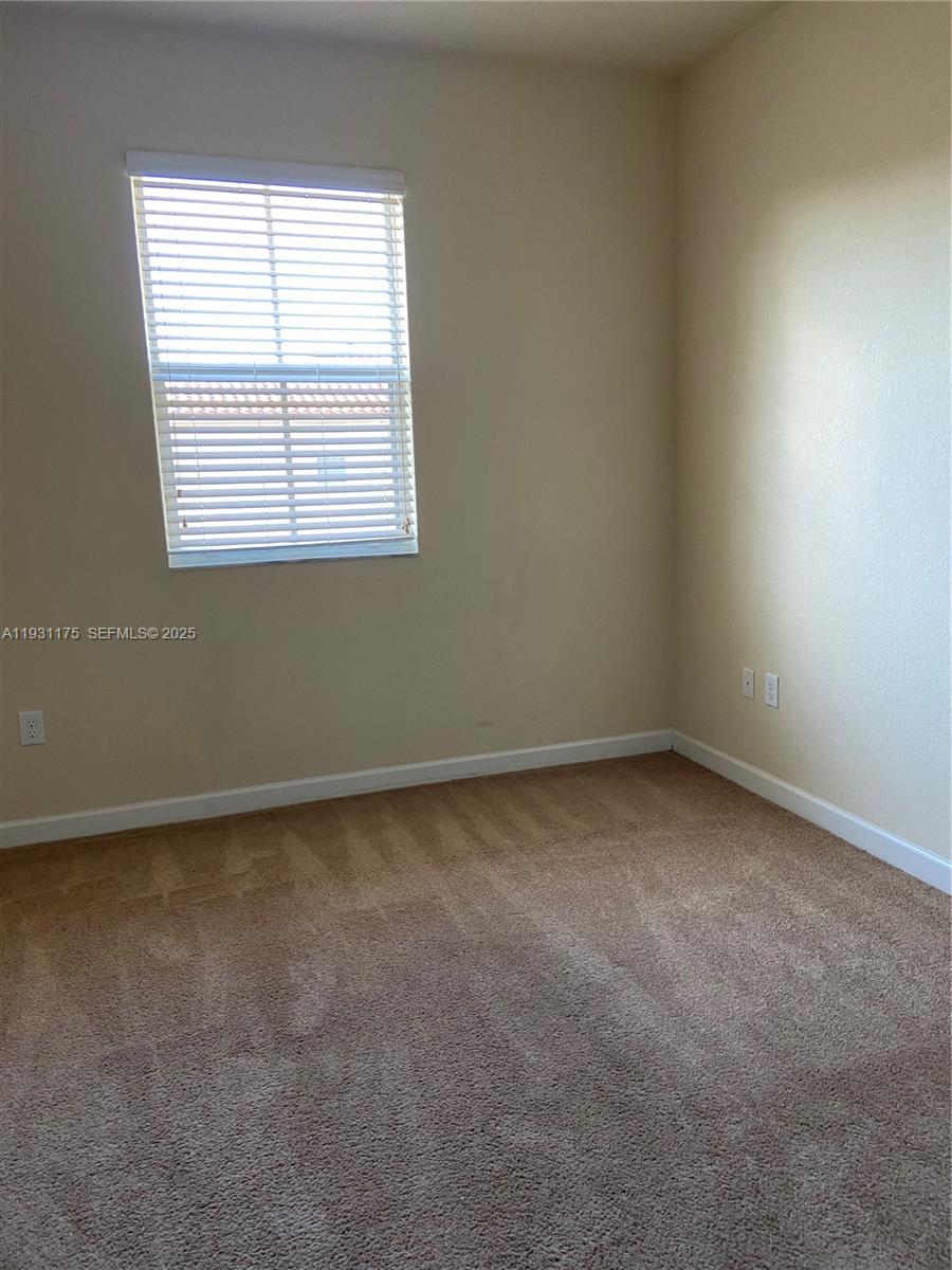 EMERALD CREEK TOWNHOMES - Residential Lease