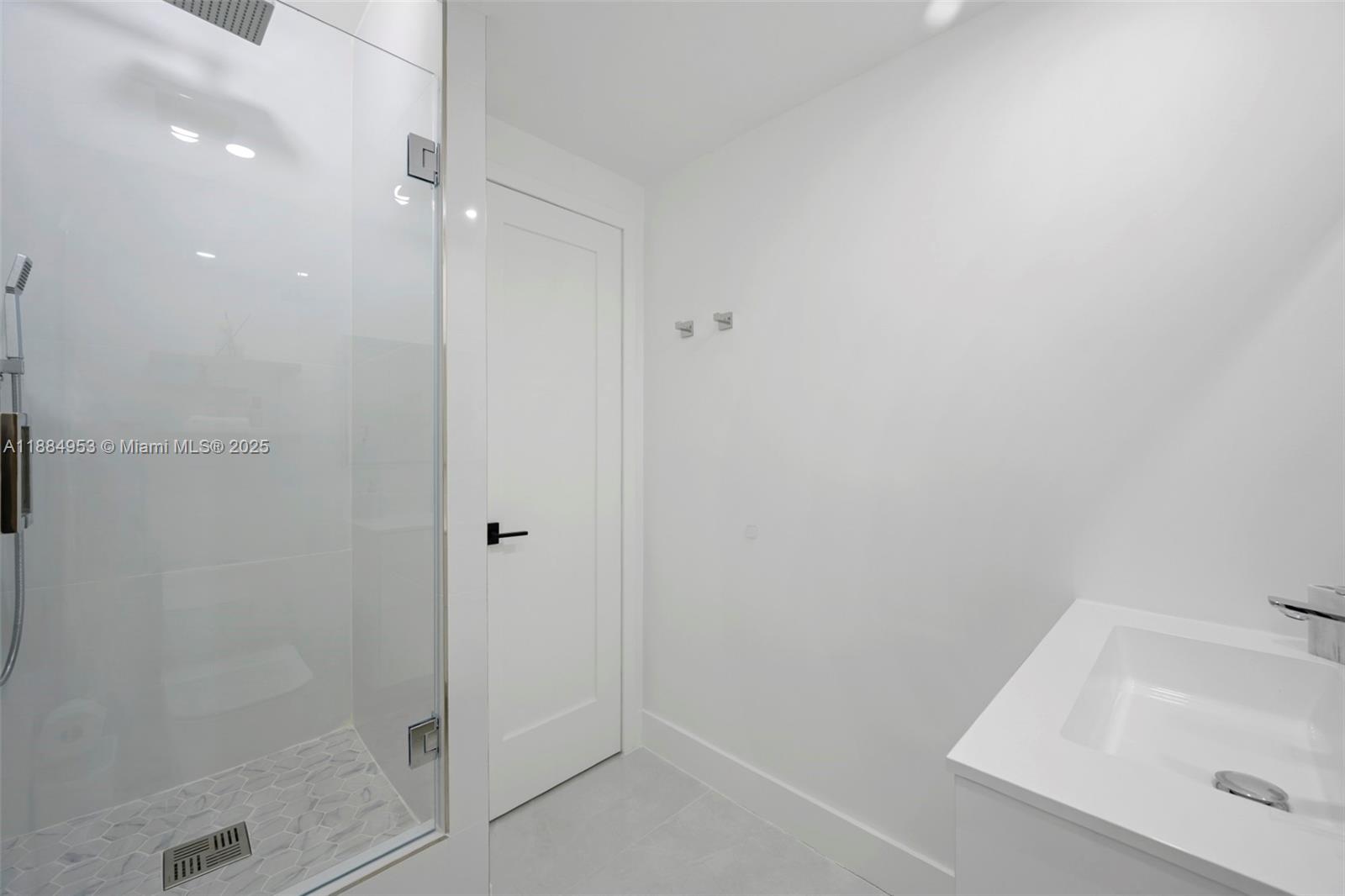 OCEAN RESERVE CONDO - Residential Lease