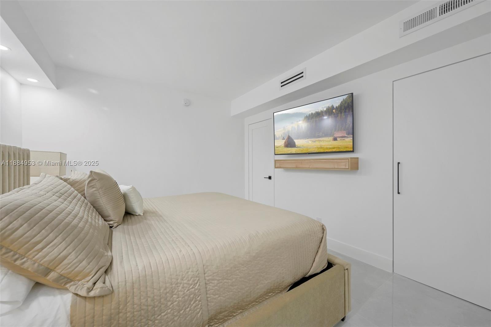 OCEAN RESERVE CONDO - Residential Lease