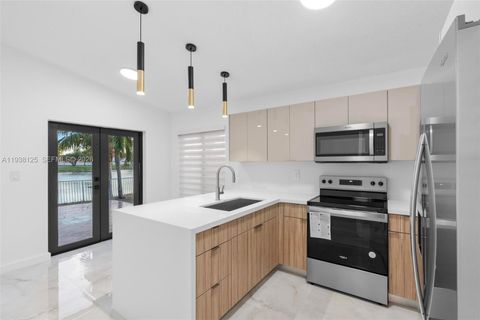 8340 NW 193rd Ln Hialeah FL 33015