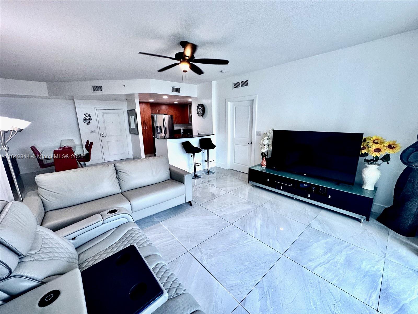 7900 Harbor Island Dr 509