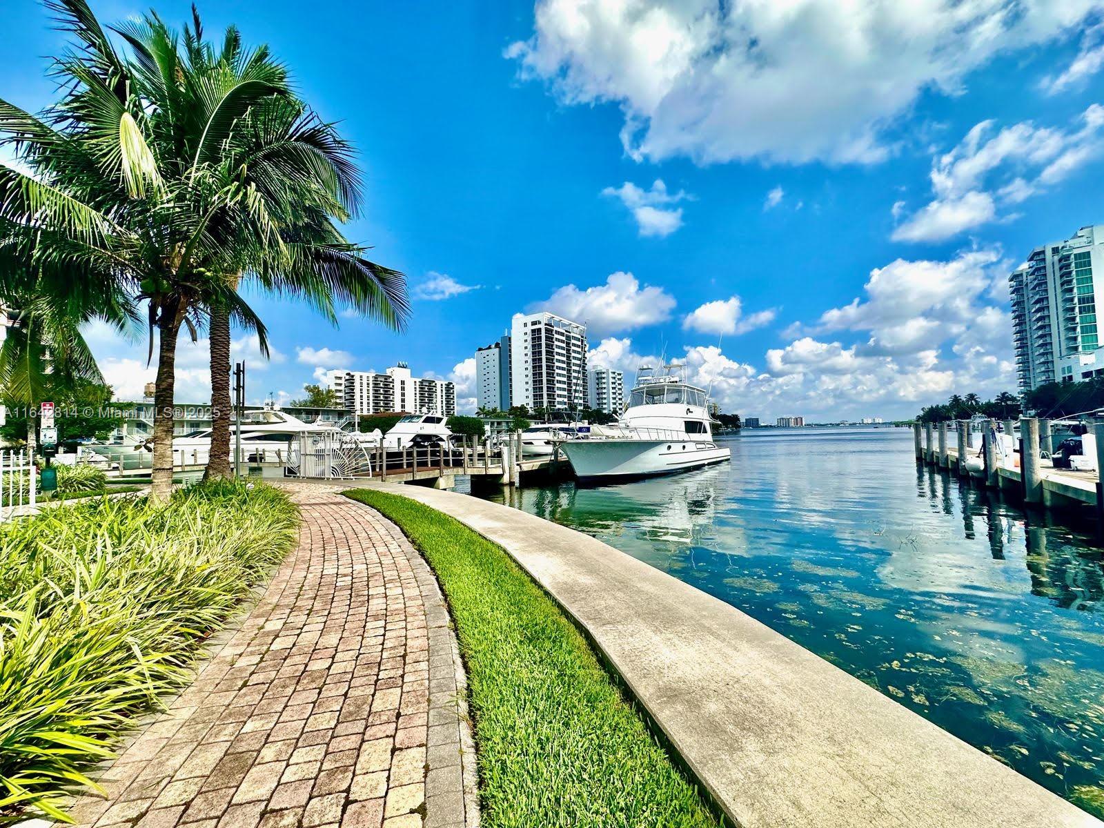 7900 Harbor Island Dr 509