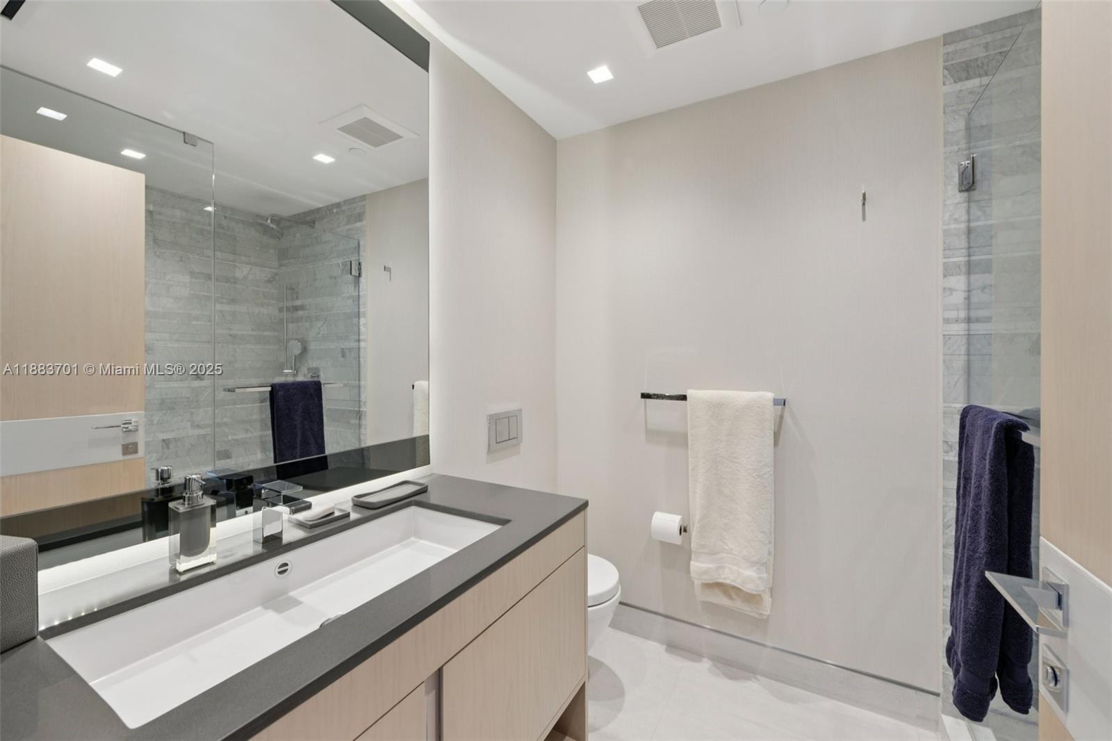 OCEANA BAL HARBOUR CONDO - Residential