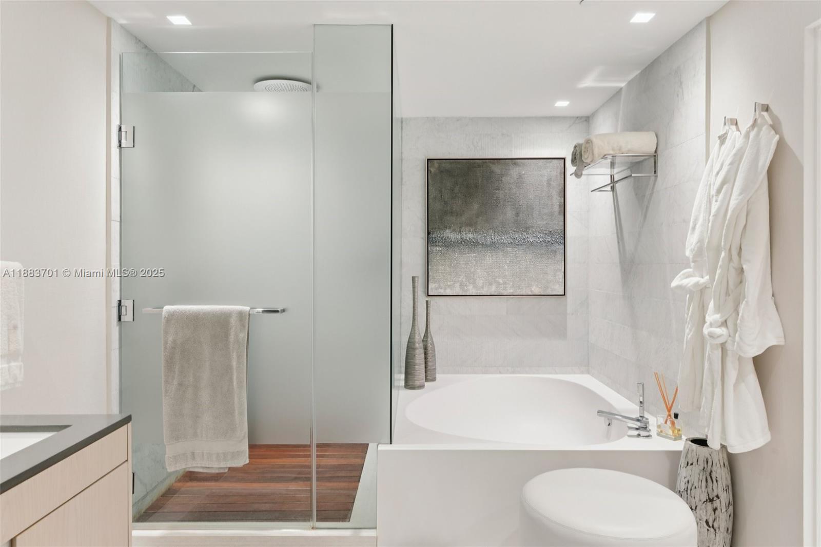 OCEANA BAL HARBOUR CONDO - Residential