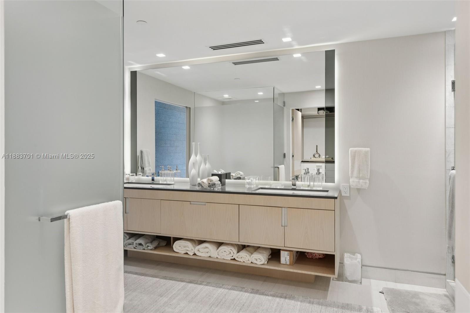 OCEANA BAL HARBOUR CONDO - Residential