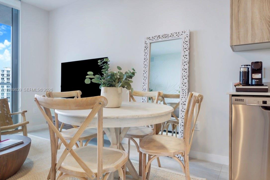 QUADRO CONDO - Residential