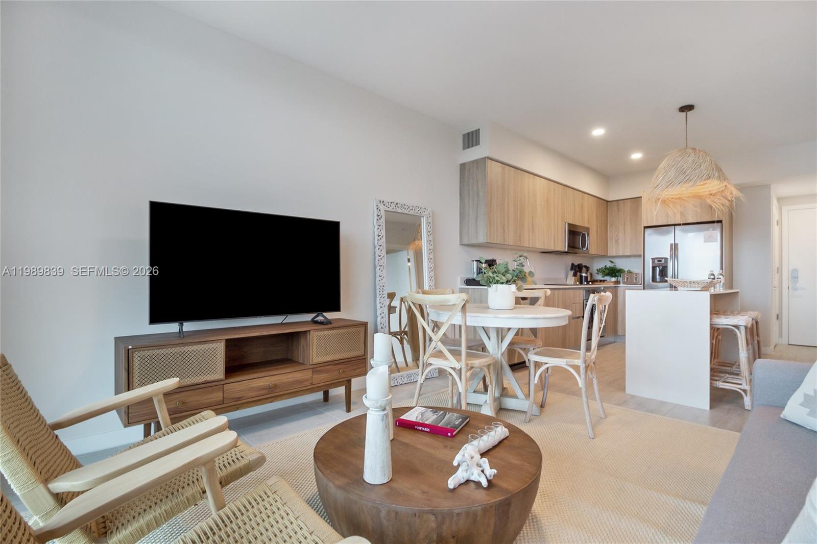 QUADRO CONDO - Residential