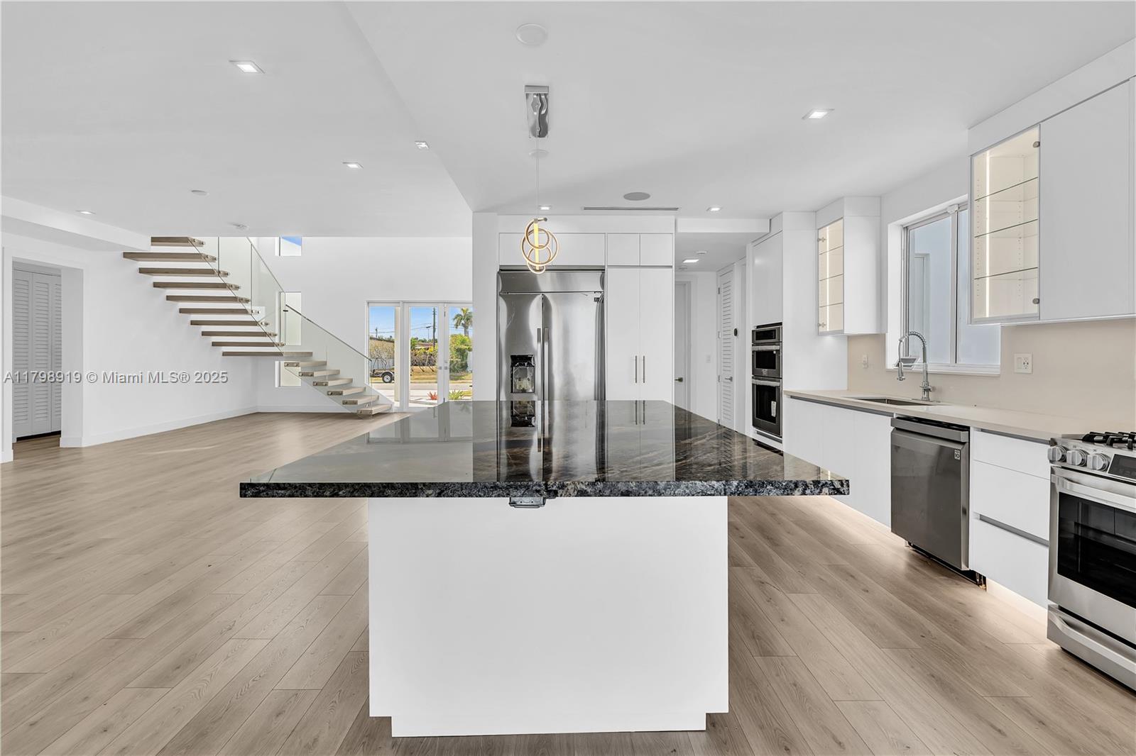 WESTWOOD LAKE 10TH ADDN - Residential