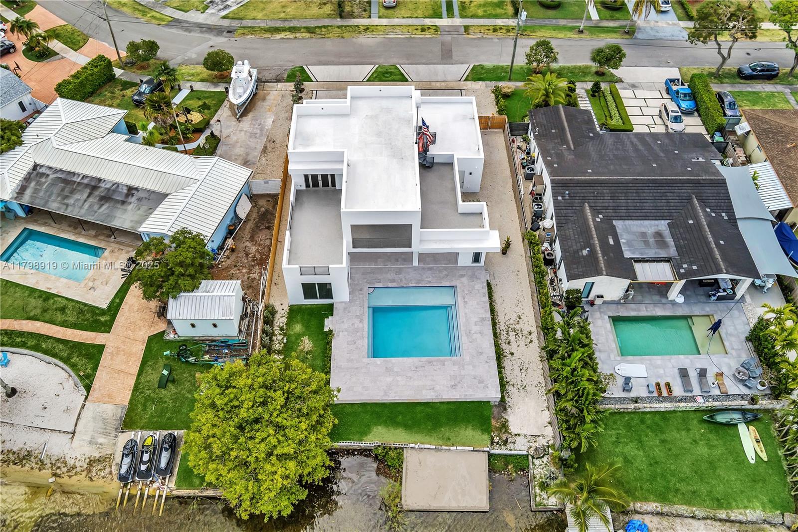 WESTWOOD LAKE 10TH ADDN - Residential