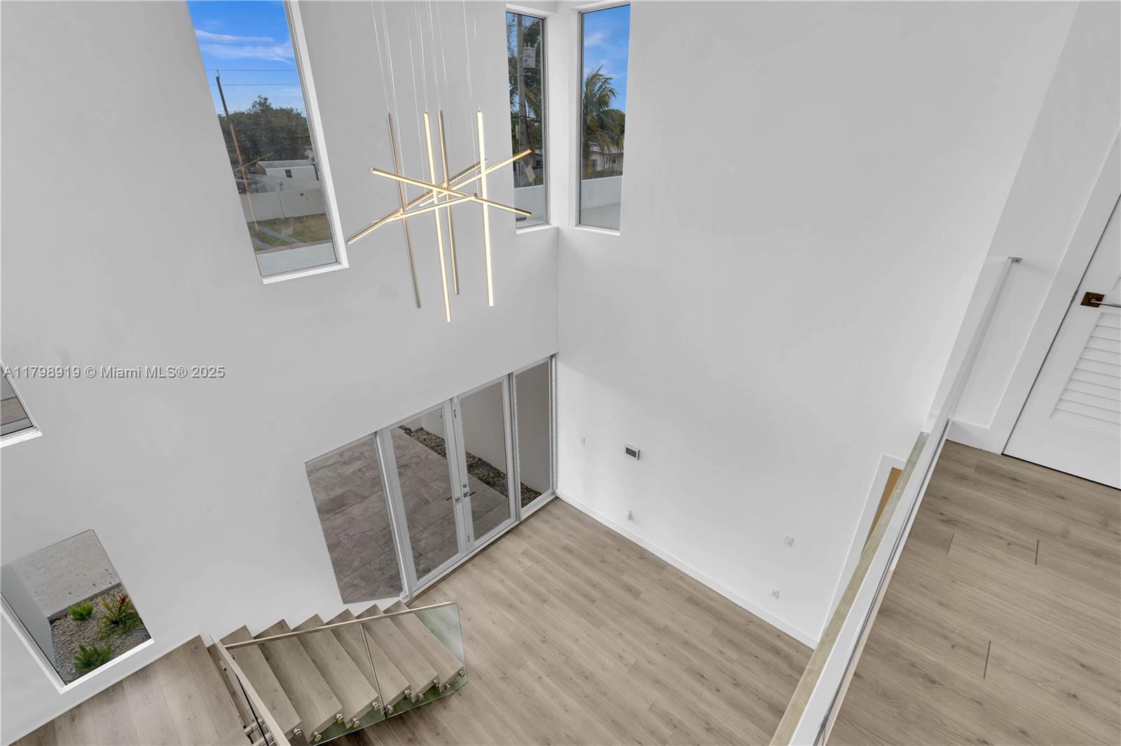 WESTWOOD LAKE 10TH ADDN - Residential