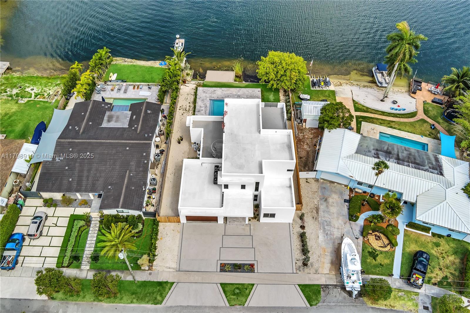 WESTWOOD LAKE 10TH ADDN - Residential