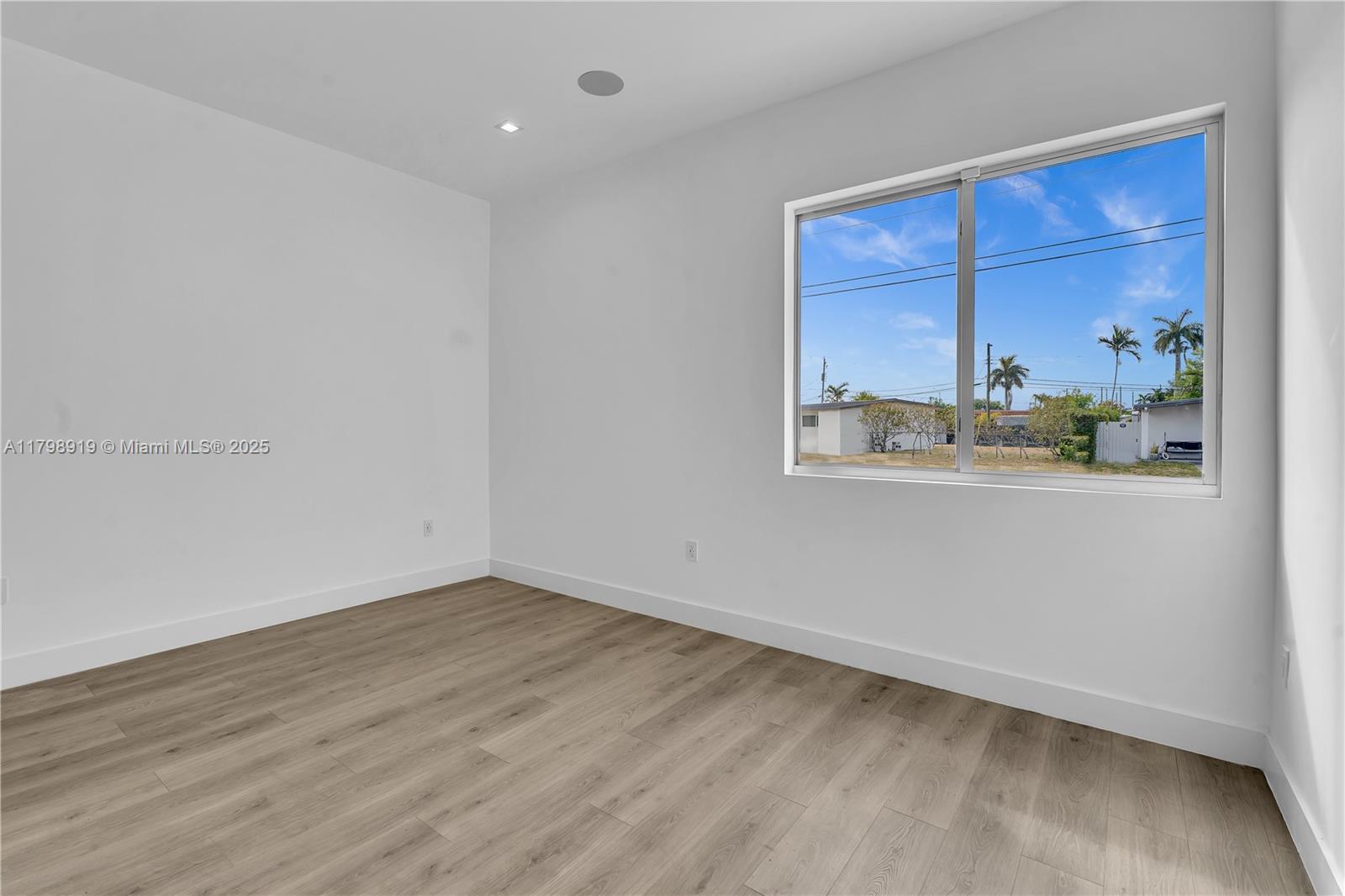 WESTWOOD LAKE 10TH ADDN - Residential