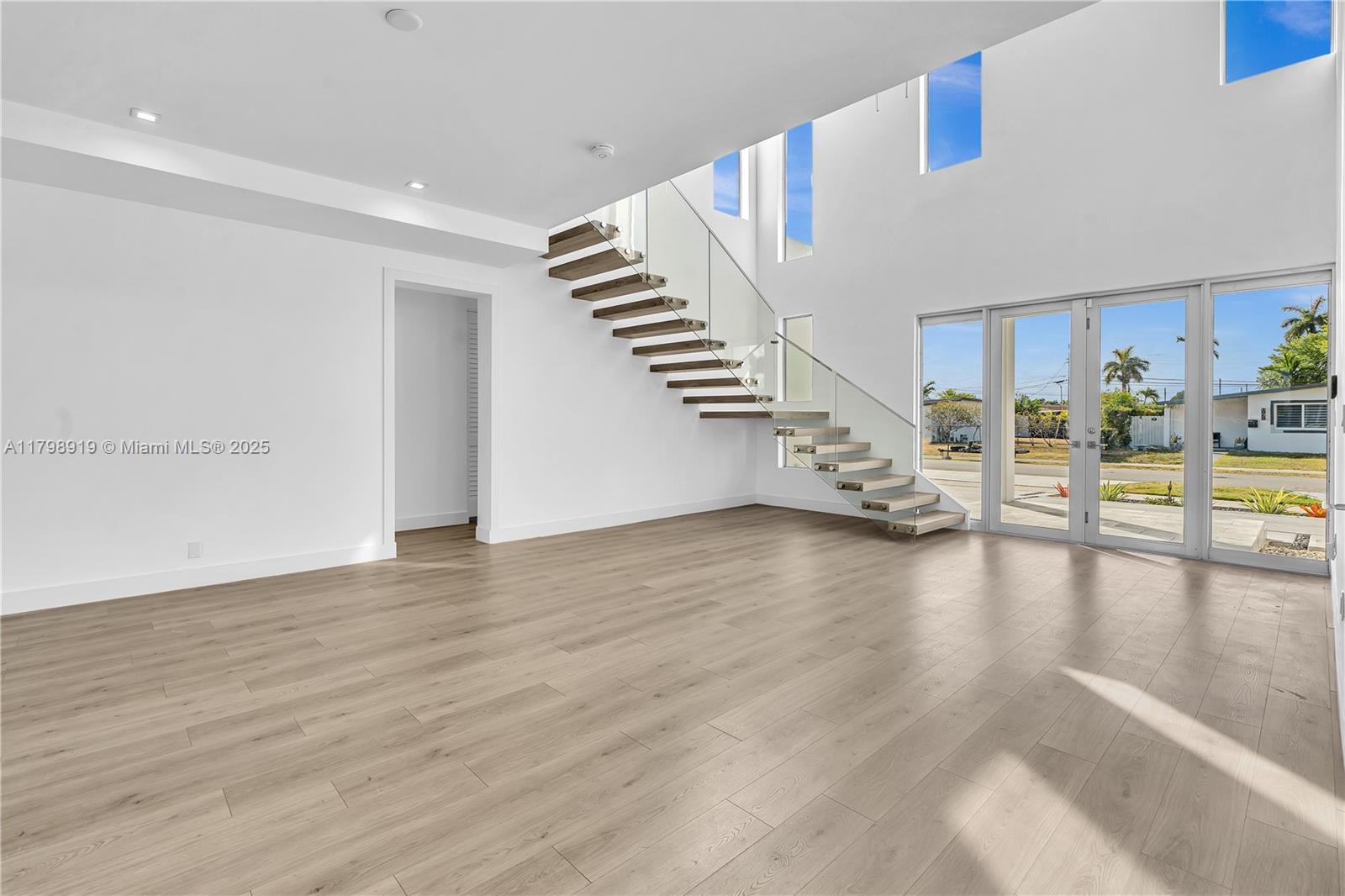 WESTWOOD LAKE 10TH ADDN - Residential