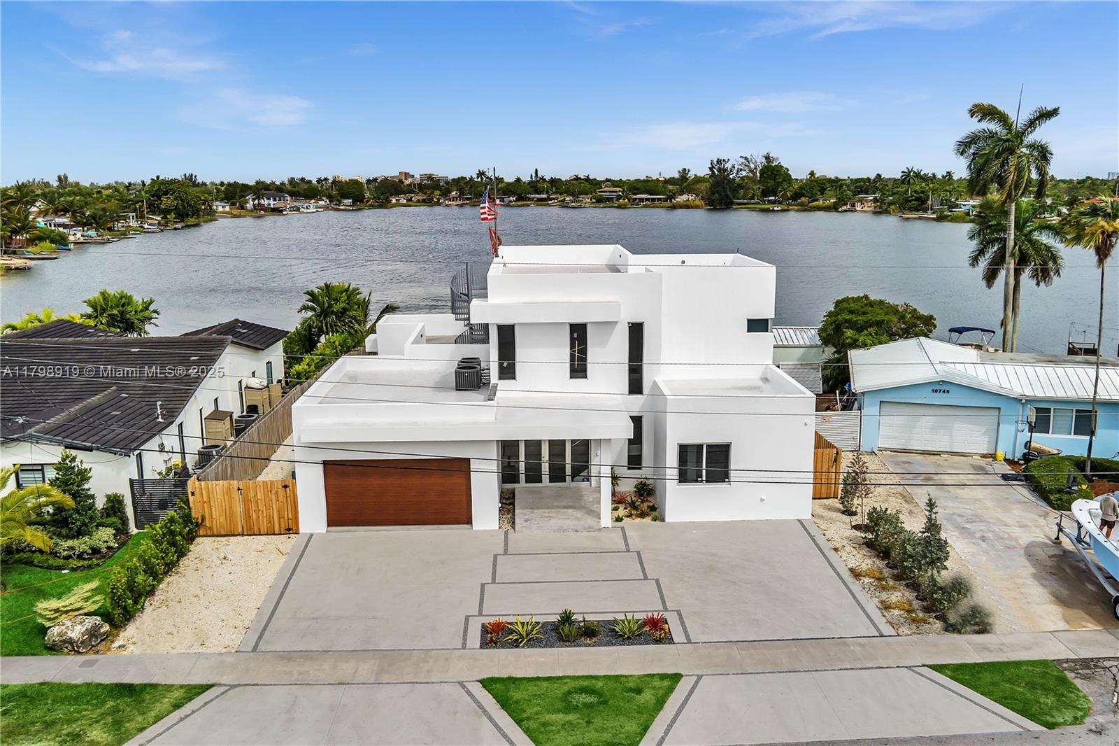 WESTWOOD LAKE 10TH ADDN - Residential