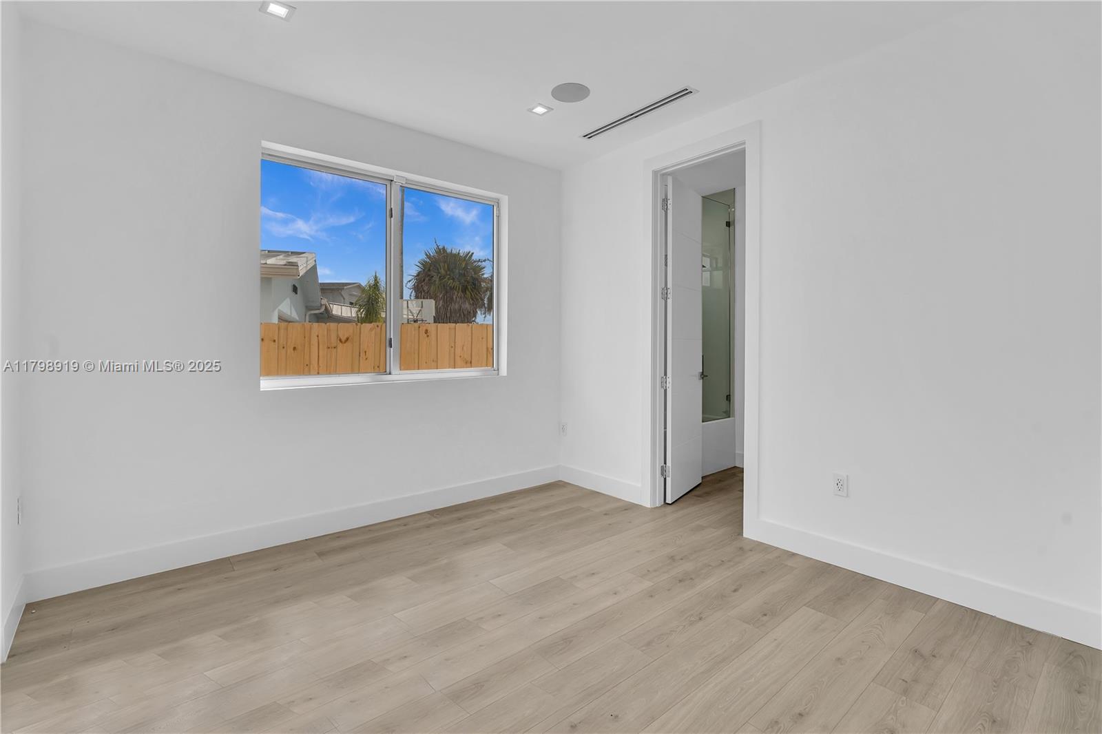 WESTWOOD LAKE 10TH ADDN - Residential