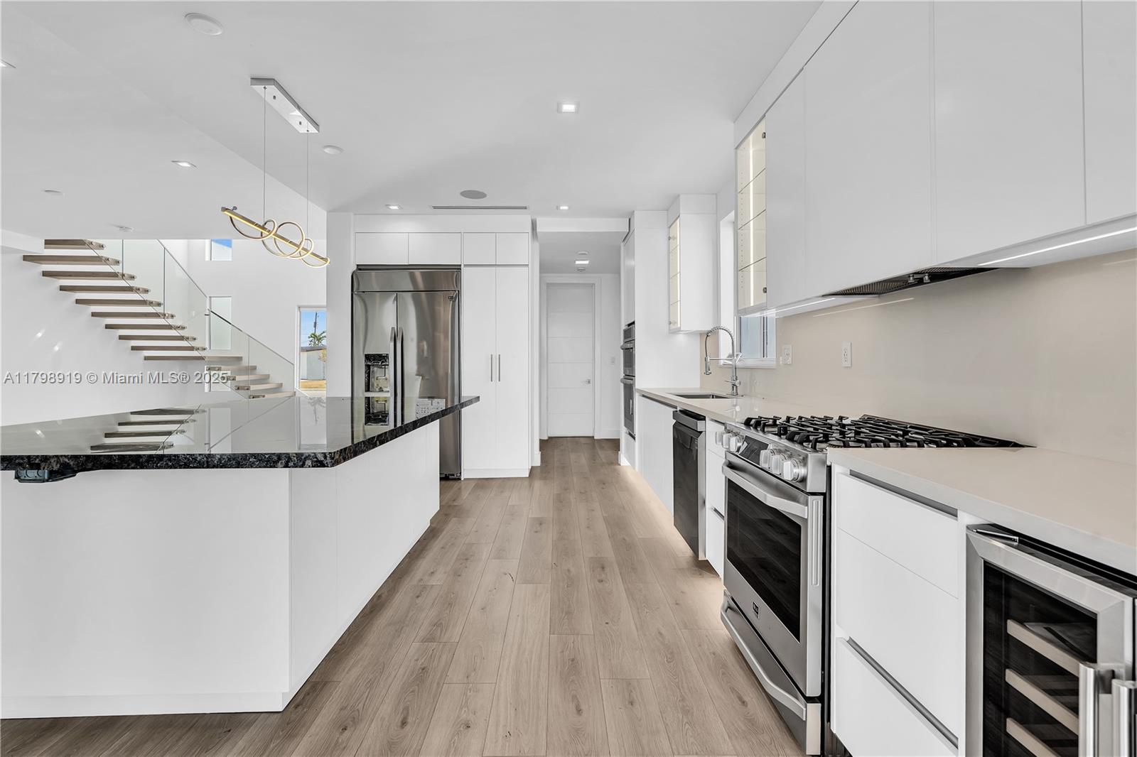 WESTWOOD LAKE 10TH ADDN - Residential