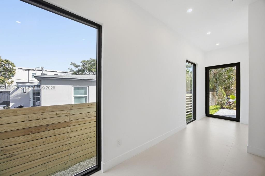 HOLIDAY HEIGHTS - Residential Income