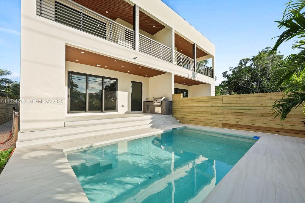 HOLIDAY HEIGHTS - Residential Income