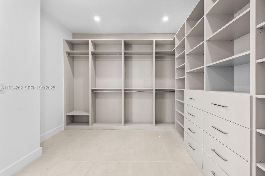 HOLIDAY HEIGHTS - Residential Income