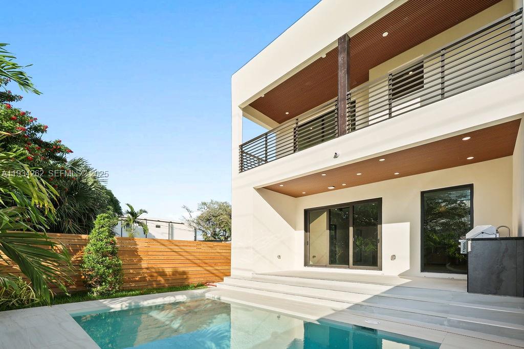 HOLIDAY HEIGHTS - Residential Income