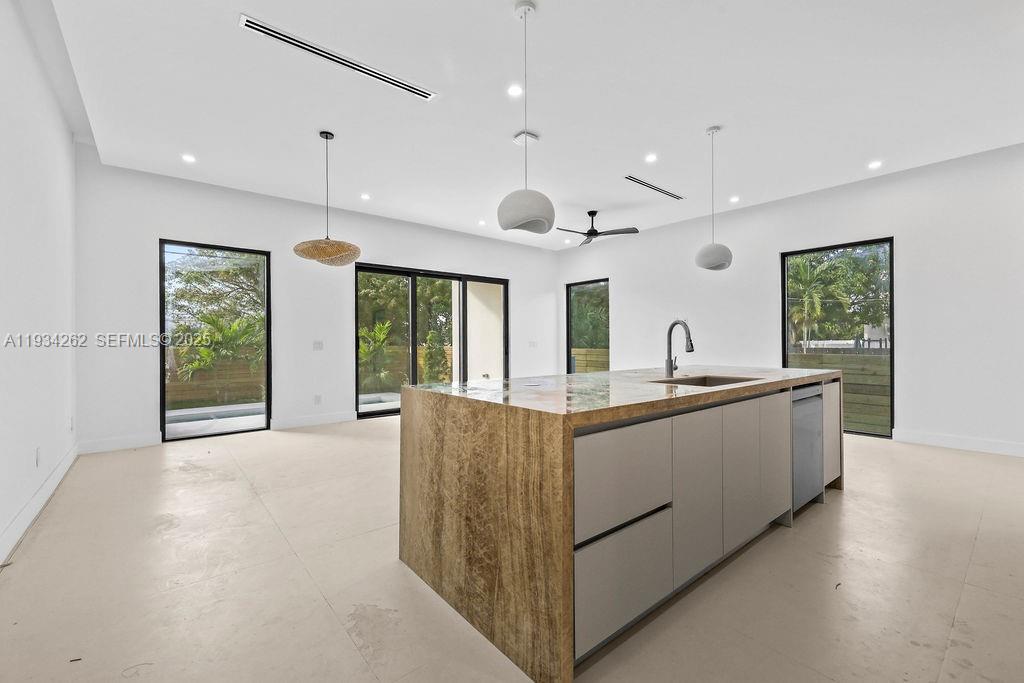 HOLIDAY HEIGHTS - Residential Income