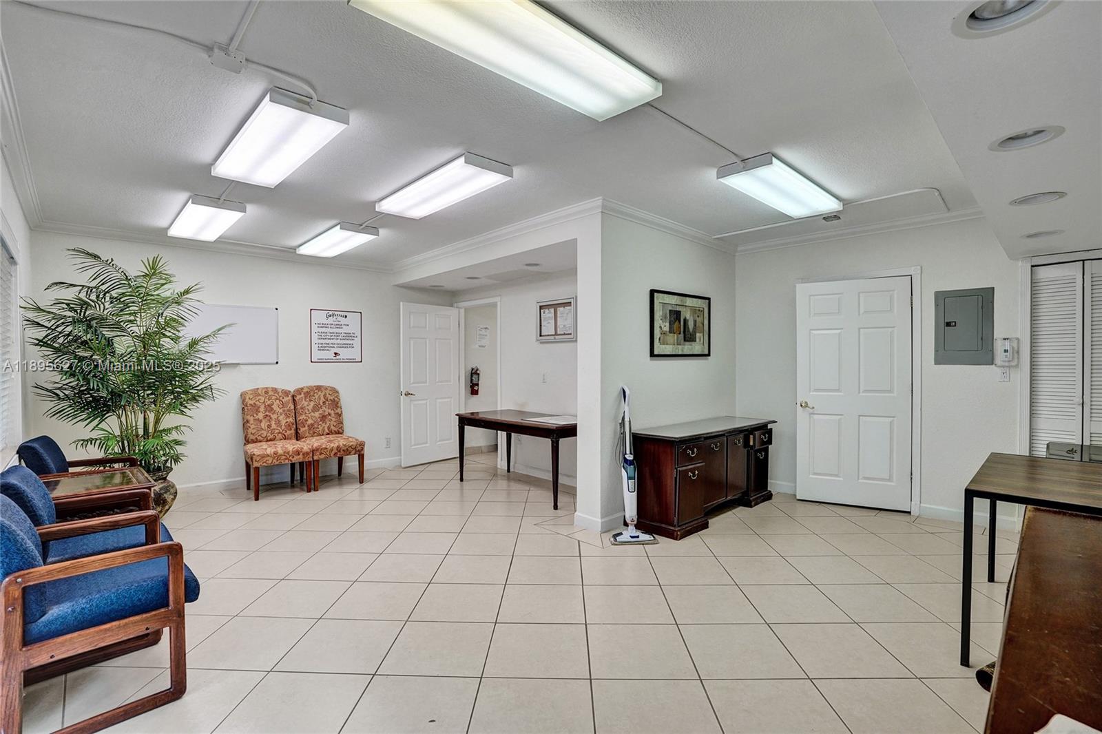GULFSTREAM CONDO OF LAS O - Residential Lease