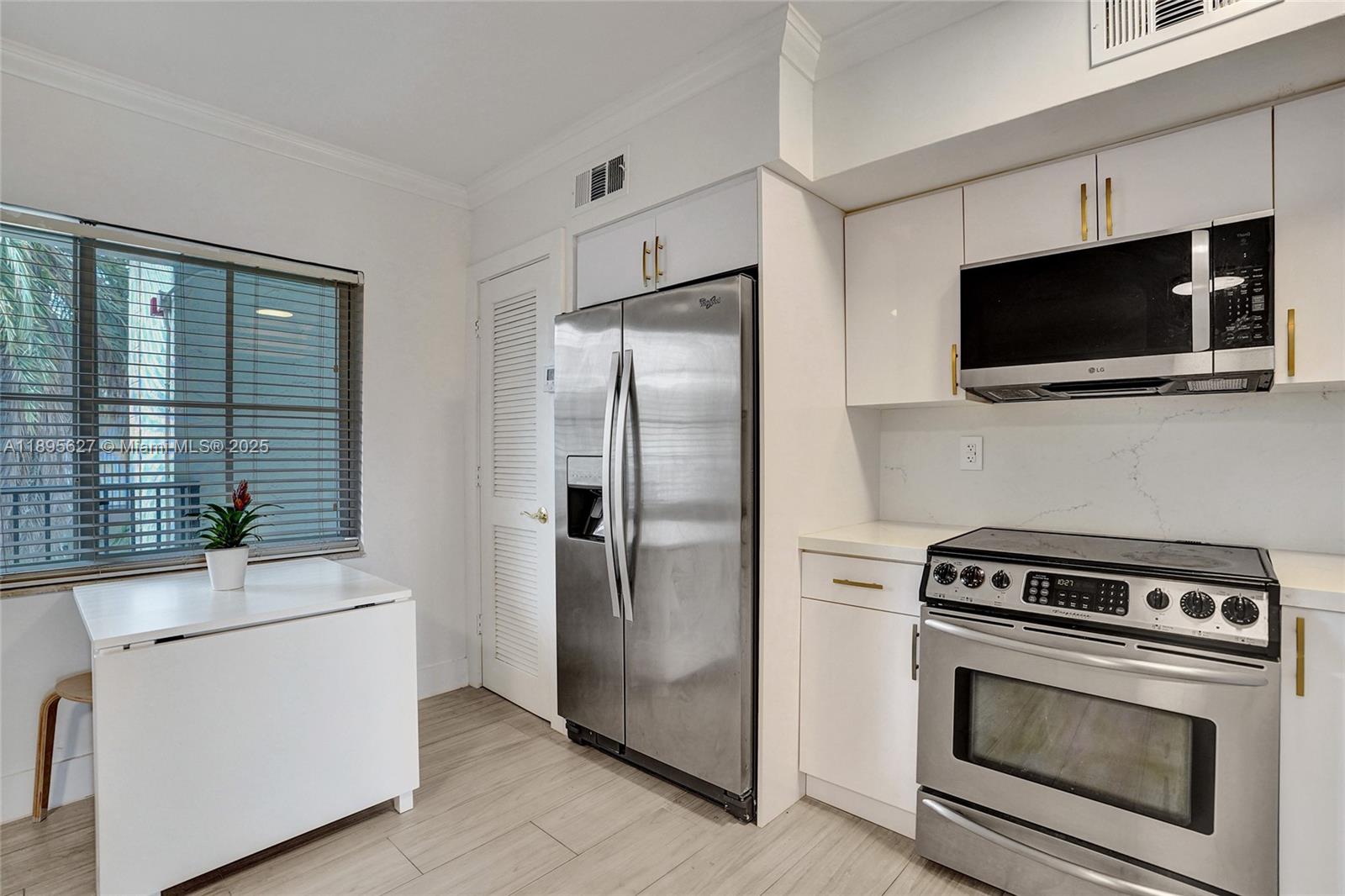GULFSTREAM CONDO OF LAS O - Residential Lease