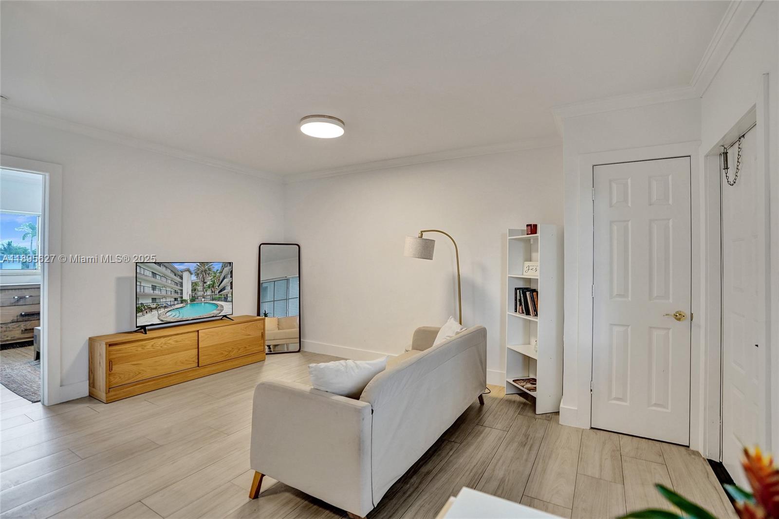 GULFSTREAM CONDO OF LAS O - Residential Lease