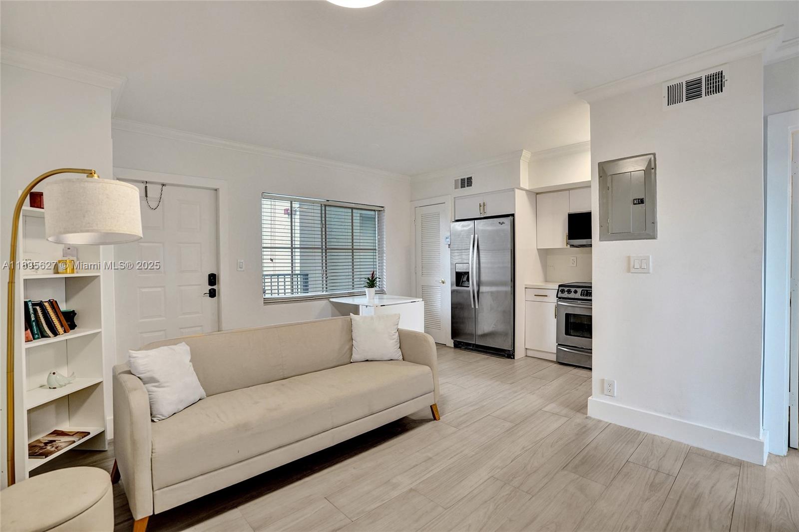 GULFSTREAM CONDO OF LAS O - Residential Lease