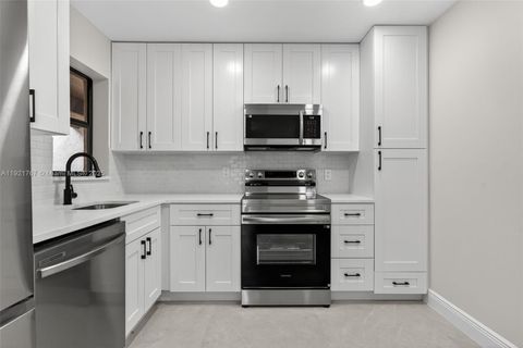 3697 Cocoplum Cir 3537 Coconut Creek FL 33063