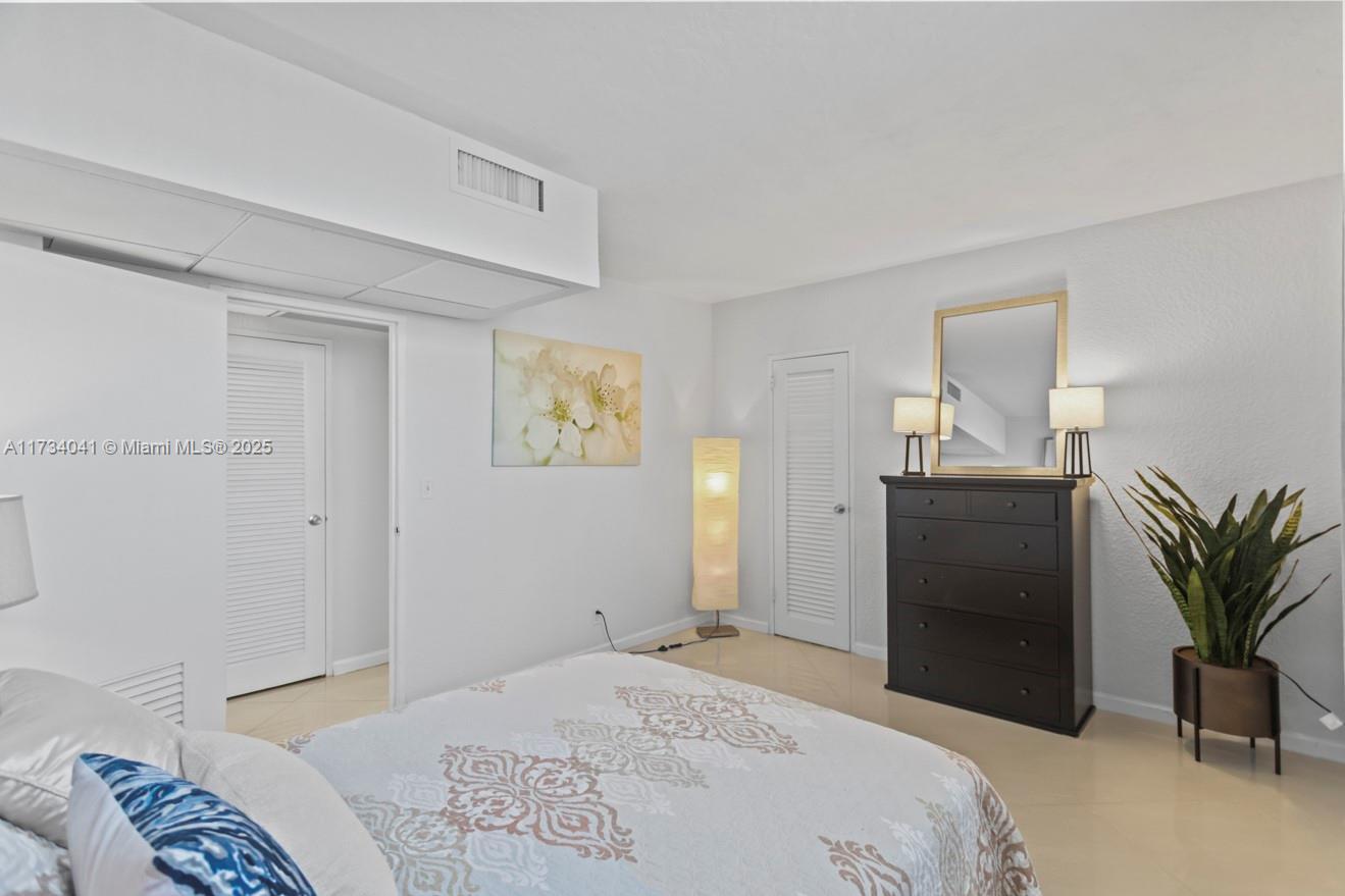 TIDES ON HOLLYWOOD BEACH - Residential Lease