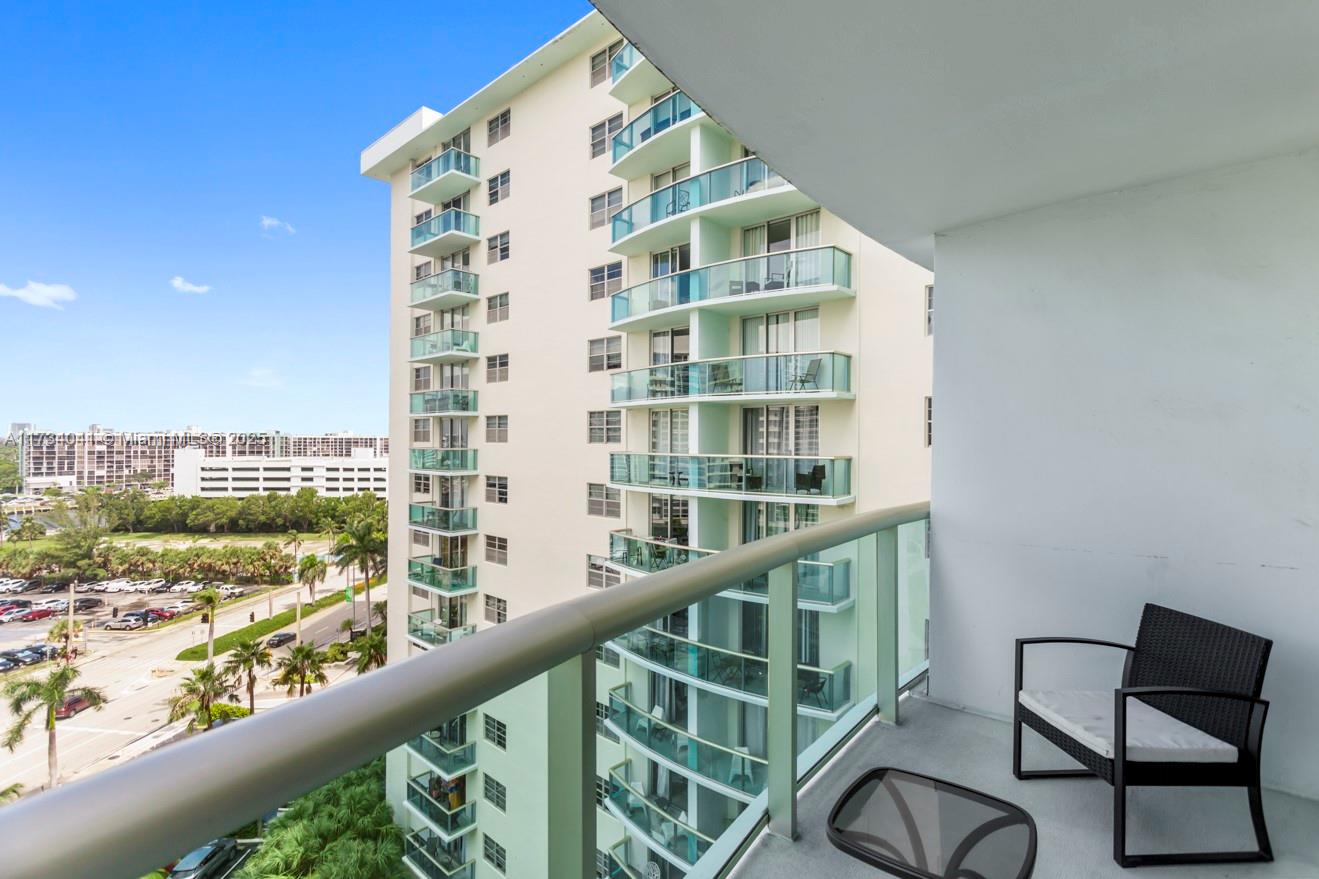 TIDES ON HOLLYWOOD BEACH - Residential Lease
