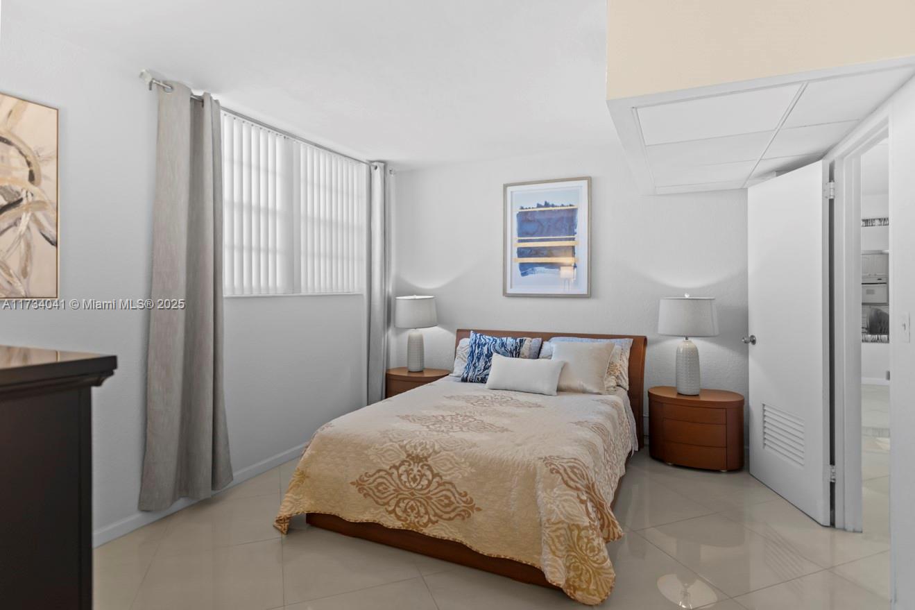 TIDES ON HOLLYWOOD BEACH - Residential Lease