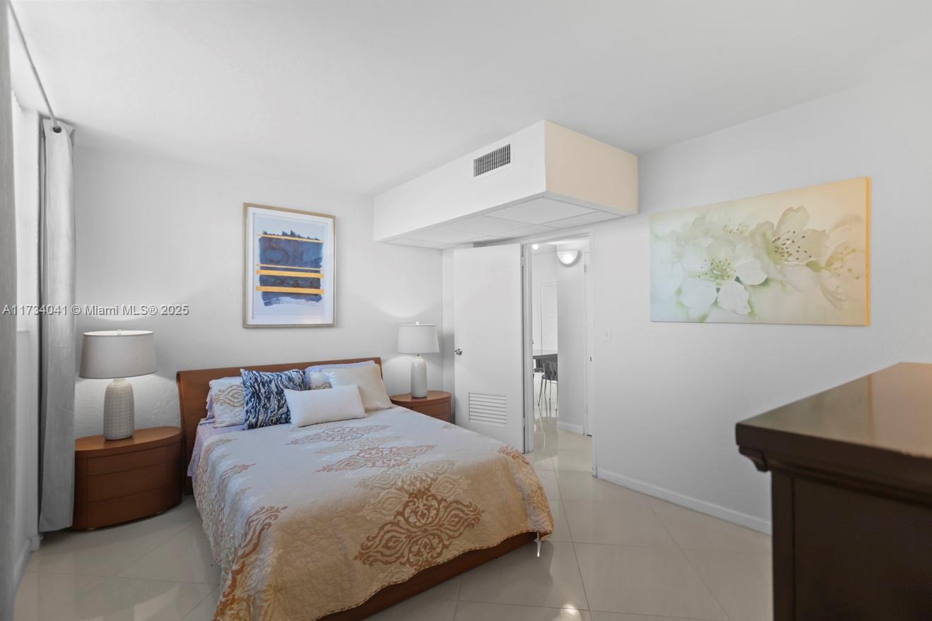 TIDES ON HOLLYWOOD BEACH - Residential Lease